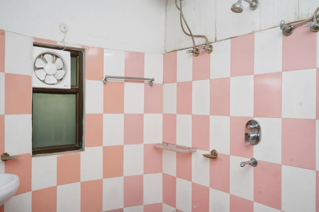 Awadh Centrally Located 1br Near Old * Lucknow