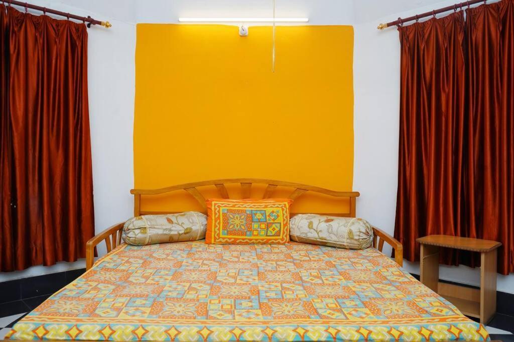 Awadh Centrally Located 1br Near Old * Lucknow